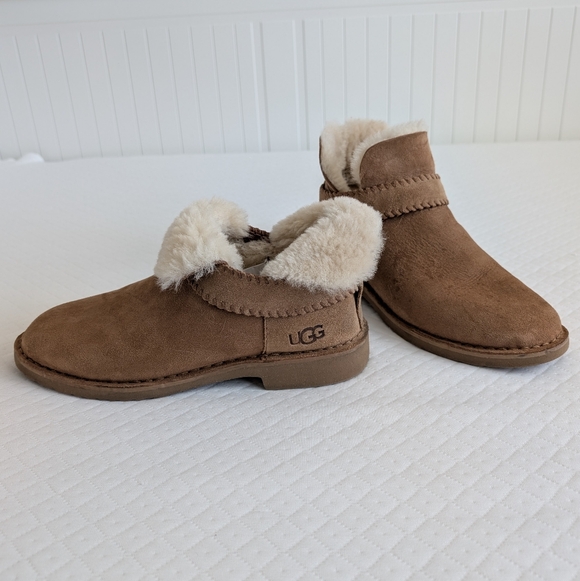 UGG Womens McKay Chestnut Sheepskin Ankle Boots Size 8.5 winter fur trendy - Picture 5 of 16
